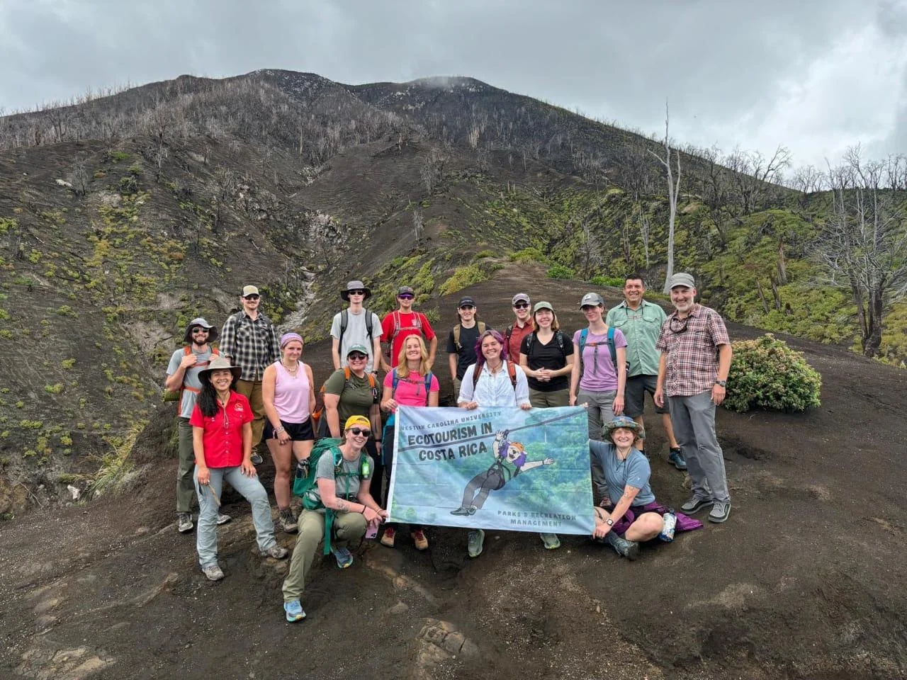 Grupo de excursionistas en Turrialba, Costa Rica, cerca de Iriká Lodge.