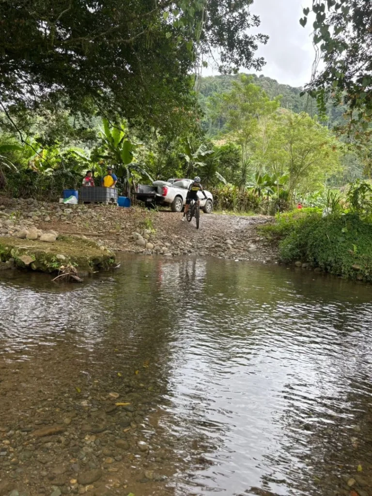 Paisaje natural en Turrialba cerca de Iriká Lodge, Costa Rica