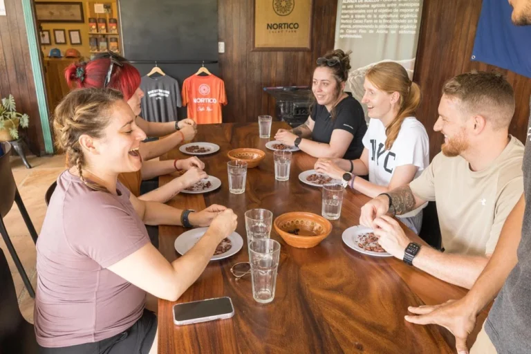 Grupo disfrutando en Iriká Lodge, Turrialba, Costa Rica.